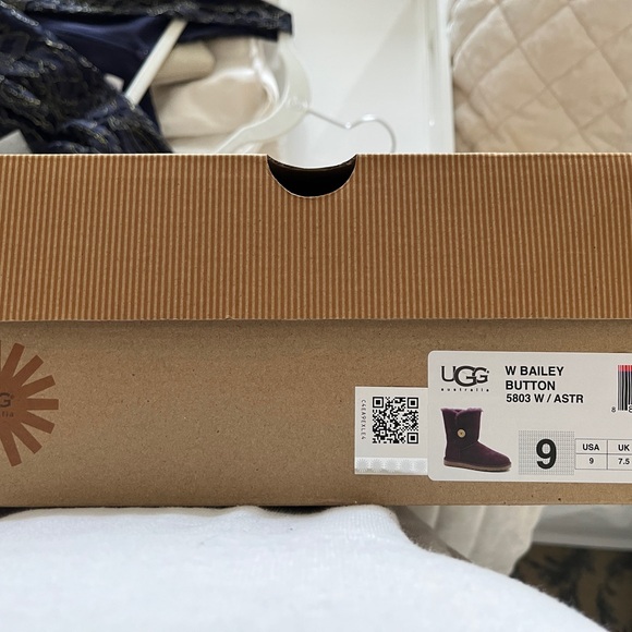 UGG Purple Ankle Boots - Picture 8 of 8